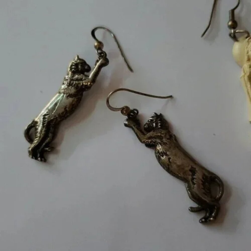Cat Bundle of Artisan Silver Cat Earrings & Kodak Cat Photography Guide 1985